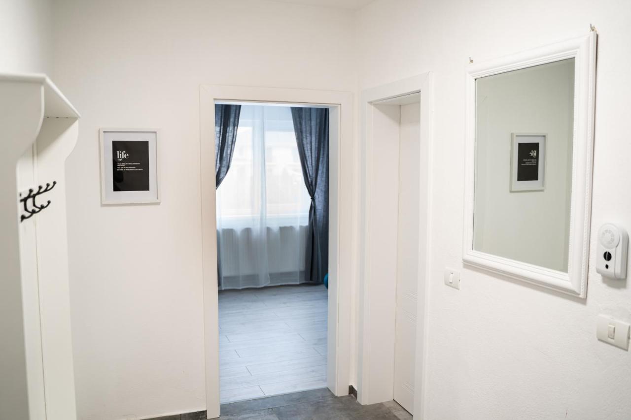 Cozy Apartment In Dumbravita Dumbravita  Extérieur photo